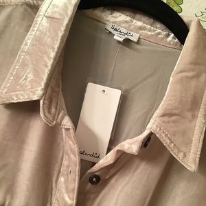 Splendid velvet NWT  button shirt in Almond